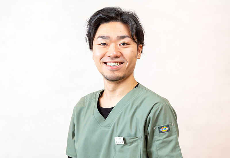 歯科医師：吉村祐亮